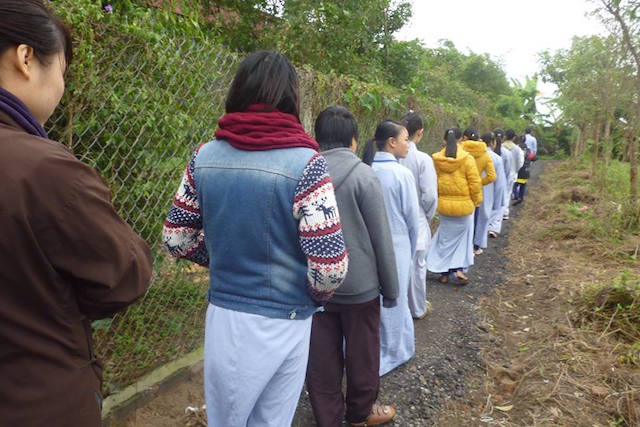 Thái Bình: Chùa Phúc Minh tổ chức khóa tu “Bước chân bình an”