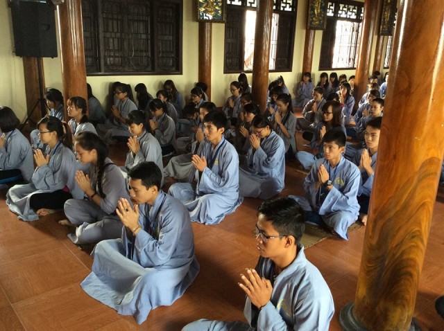Thái Bình: Gần 300 bạn trẻ về chùa Từ Xuyên dự khóa tu “Một ngày an lạc”