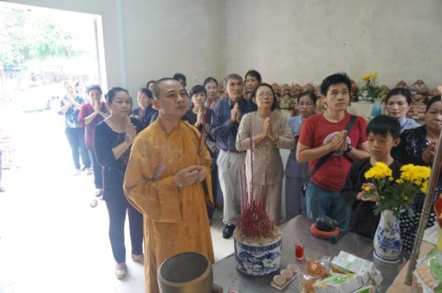 TP.HCM: Chùa Thiên Chánh thăm và tặng quà cho bệnh nhân trại tâm thần Tân Định, Tân Uyên