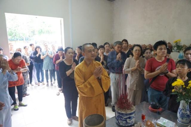 TP.HCM: Chùa Thiên Chánh thăm và tặng quà cho bệnh nhân trại tâm thần Tân Định, Tân Uyên