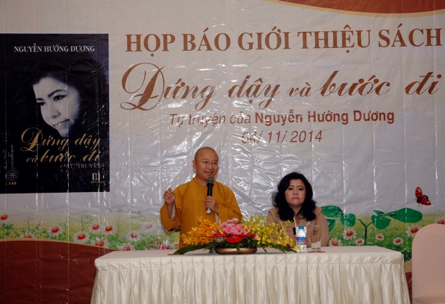 TP. HCM: Họp báo ra mắt tự truyện &quot;Đứng Dậy và Bước Đi&quot; của Nguyễn Hướng Dương