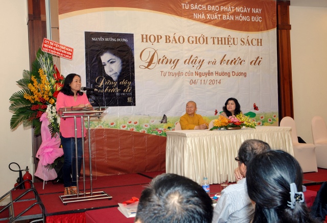 TP. HCM: Họp báo ra mắt tự truyện &quot;Đứng Dậy và Bước Đi&quot; của Nguyễn Hướng Dương