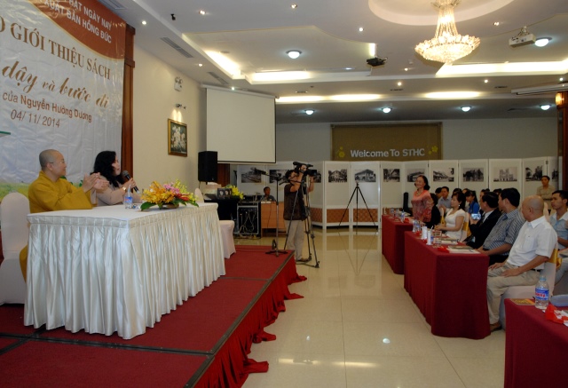 TP. HCM: Họp báo ra mắt tự truyện &quot;Đứng Dậy và Bước Đi&quot; của Nguyễn Hướng Dương