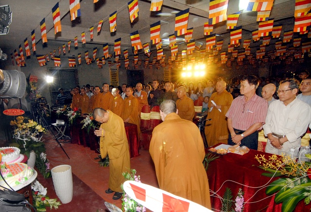 Chuỗi hoạt động nhân văn trong lễ kỷ niệm 30 năm xuất gia của TT. Thích Nhật Từ