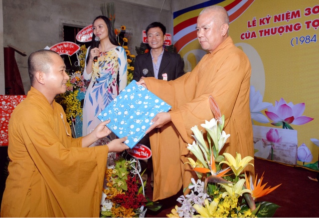 Chuỗi hoạt động nhân văn trong lễ kỷ niệm 30 năm xuất gia của TT. Thích Nhật Từ