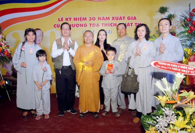 Chuỗi hoạt động nhân văn trong lễ kỷ niệm 30 năm xuất gia của TT. Thích Nhật Từ