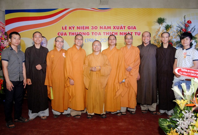 Chuỗi hoạt động nhân văn trong lễ kỷ niệm 30 năm xuất gia của TT. Thích Nhật Từ