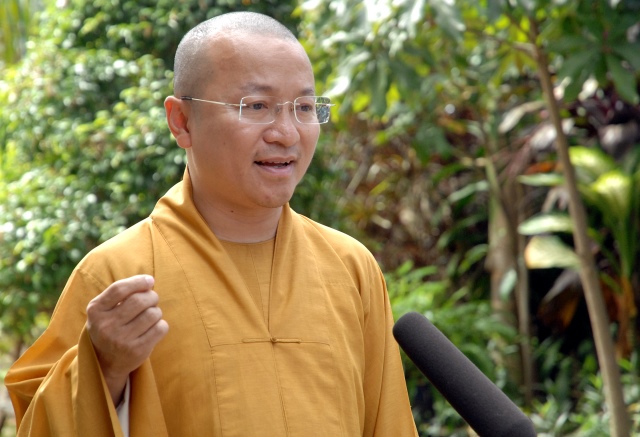 Quỹ Đạo Phật Ngày Nay: Tặng quà cho người mù và nhiễm chất độc da cam tại Đồng Nai