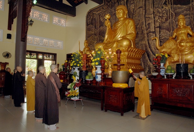 Quỹ Đạo Phật Ngày Nay: Tặng quà cho người mù và nhiễm chất độc da cam tại Đồng Nai