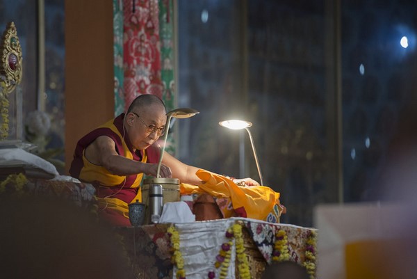 Ấn Độ: Chùm ảnh đức Đạt Lai Lạt Ma giảng dạy tại tu viện Ganden Jangtse ngày 28.29/12/2014