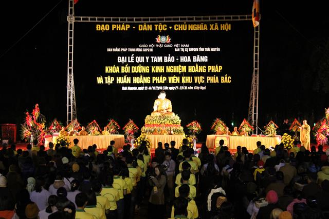Thái Nguyên: Hồ Núi Cốc Phật Tử Quy Y Tam Bảo- Truyền Tuệ Đăng