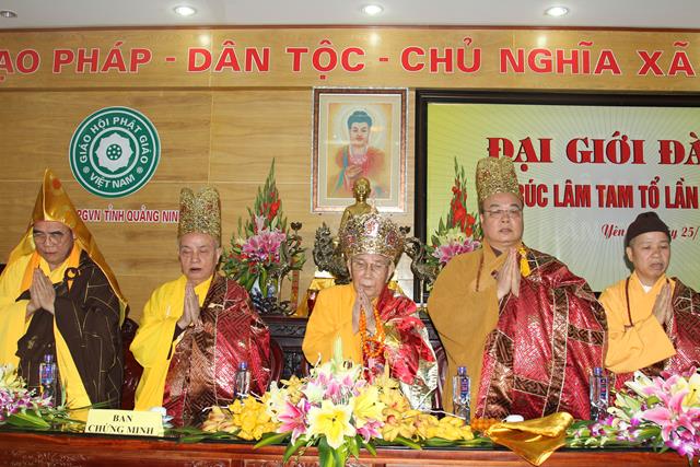 Quảng Ninh: Trao truyền giới châu cho giới tử Đại giới đàn Trúc Lâm Tam Tổ lần VI- 2014