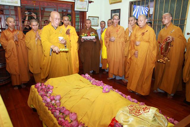 TP.HCM: Lễ nhập kim quan cố HT. Thích Như Thọ