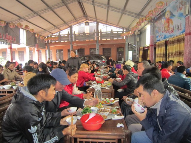 Thái Bình: Gần 200 người khuyết tật về chùa Từ Xuyên dự khóa tu