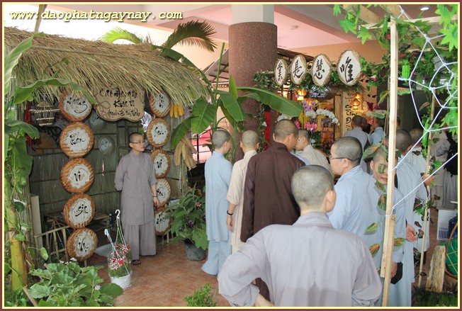 Chùm ảnh: Sẵn sàng cho lễ kỷ niệm 25 năm thành lập Trường Trung Cấp Phật Học TP. HCM (1989 - 2014)