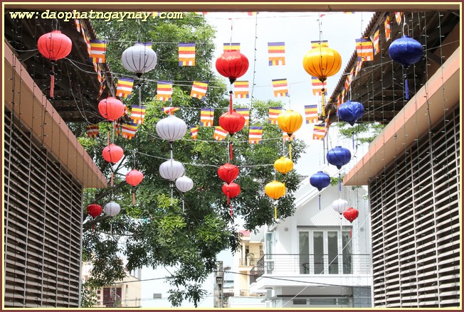 Chùm ảnh: Sẵn sàng cho lễ kỷ niệm 25 năm thành lập Trường Trung Cấp Phật Học TP. HCM (1989 - 2014)