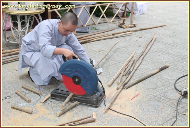 Chùm ảnh: Sẵn sàng cho lễ kỷ niệm 25 năm thành lập Trường Trung Cấp Phật Học TP. HCM (1989 - 2014)