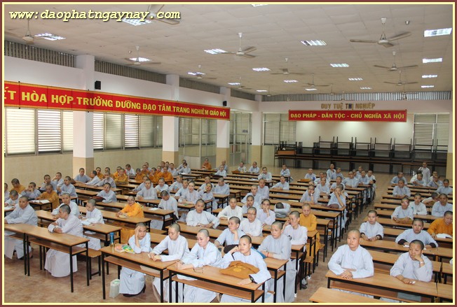 Chùm ảnh: Sẵn sàng cho lễ kỷ niệm 25 năm thành lập Trường Trung Cấp Phật Học TP. HCM (1989 - 2014)