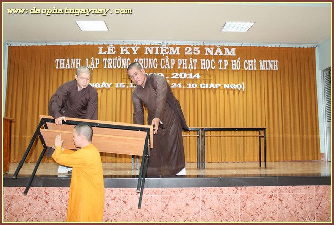 Chùm ảnh: Sẵn sàng cho lễ kỷ niệm 25 năm thành lập Trường Trung Cấp Phật Học TP. HCM (1989 - 2014)