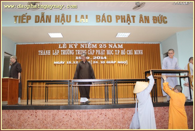 Chùm ảnh: Sẵn sàng cho lễ kỷ niệm 25 năm thành lập Trường Trung Cấp Phật Học TP. HCM (1989 - 2014)