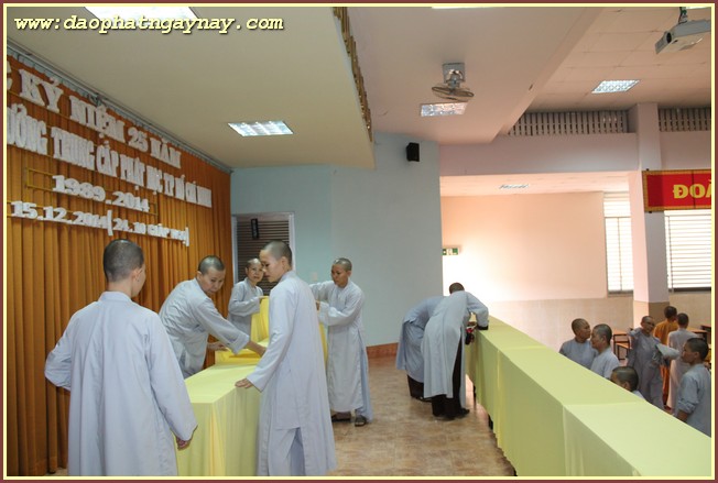 Chùm ảnh: Sẵn sàng cho lễ kỷ niệm 25 năm thành lập Trường Trung Cấp Phật Học TP. HCM (1989 - 2014)