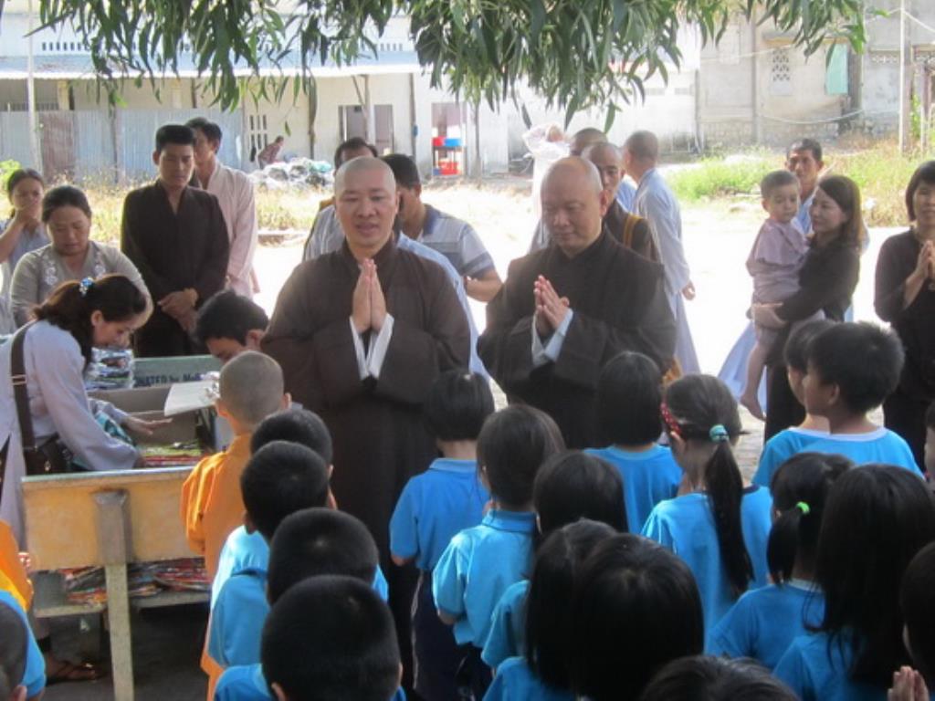 Chuyến hoằng pháp của TT.Thích Thiện Thuận và TT.Thích Hạnh Bảo tại Khánh Hòa