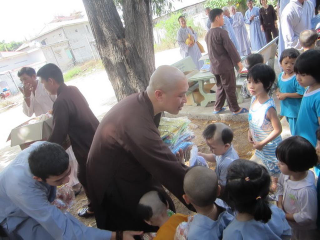 Chuyến hoằng pháp của TT.Thích Thiện Thuận và TT.Thích Hạnh Bảo tại Khánh Hòa