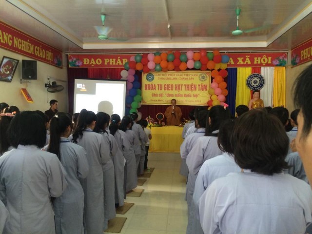 Thái Bình: Gần 200 bạn trẻ về chùa Ứng Linh dự tu một ngày