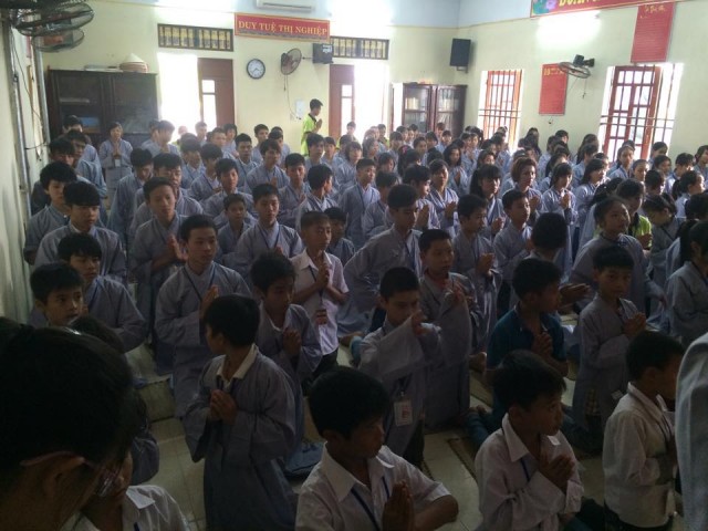 Thái Bình: Gần 200 bạn trẻ về chùa Ứng Linh dự tu một ngày