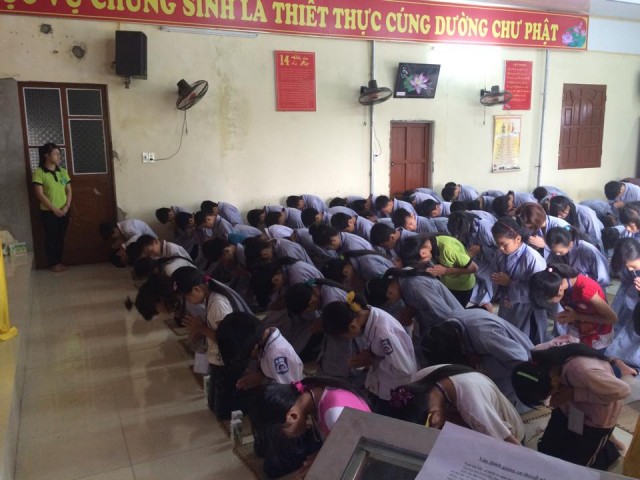 Thái Bình: Gần 200 bạn trẻ về chùa Ứng Linh dự tu một ngày