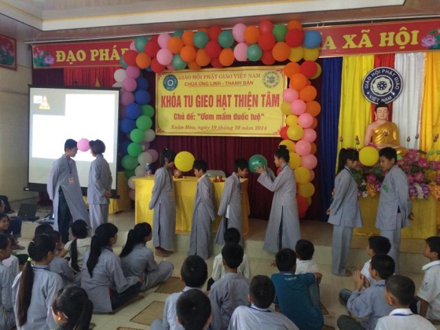 Thái Bình: Gần 200 bạn trẻ về chùa Ứng Linh dự tu một ngày