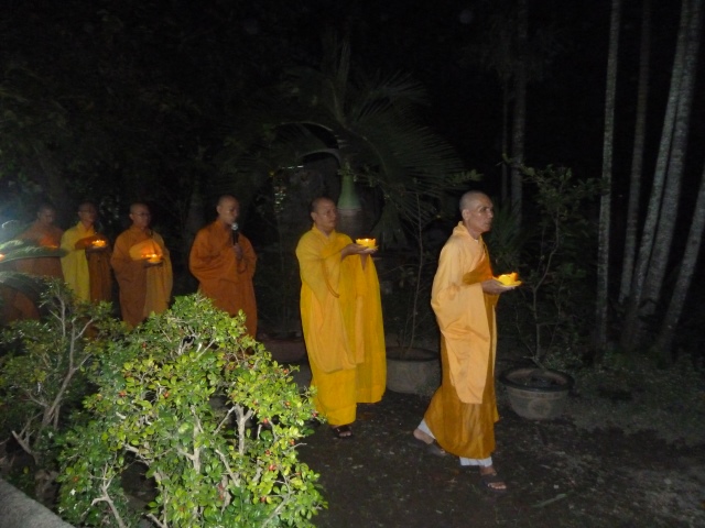 TP. HCM: Đêm hoa đăng lễ vía Quán Thế Âm Bồ Tát tại chùa An Linh