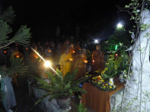 TP. HCM: Đêm hoa đăng lễ vía Quán Thế Âm Bồ Tát tại chùa An Linh