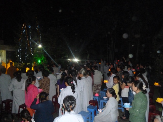 TP. HCM: Đêm hoa đăng lễ vía Quán Thế Âm Bồ Tát tại chùa An Linh