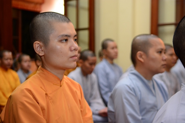 Quỹ Đạo Phật Ngày Nay: Trao tặng Học Bổng cho các Tăng Ni sinh niên khóa 2014-2015
