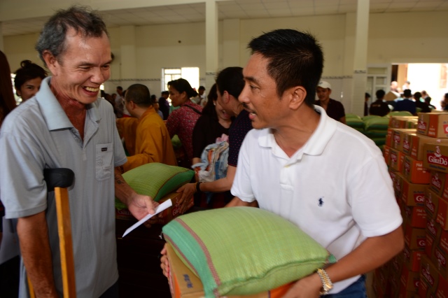 Quỹ Từ Thiện Đạo Phật Ngày Nay tặng quà cho người khuyết tật  tại Huyện Vĩnh Lợi - Bạc Liêu