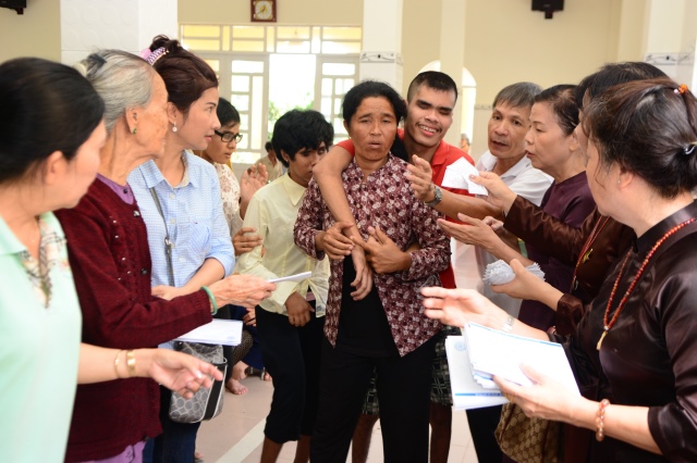 Quỹ Từ Thiện Đạo Phật Ngày Nay tặng quà cho người khuyết tật  tại Huyện Vĩnh Lợi - Bạc Liêu