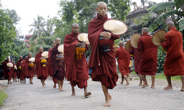 Myanmar: Tăng sĩ Phật giáo đã thể hiện sự hào phóng của quốc gia