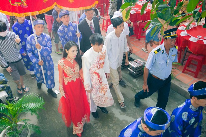 Thủy Tiên - Công Vinh thề nguyền yêu thương ở lễ hằng thuận