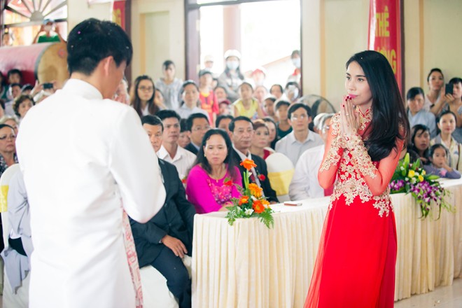 Thủy Tiên - Công Vinh thề nguyền yêu thương ở lễ hằng thuận