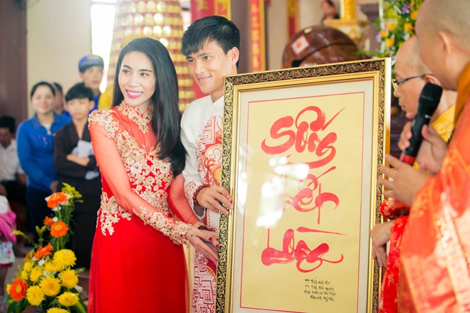 Thủy Tiên - Công Vinh thề nguyền yêu thương ở lễ hằng thuận