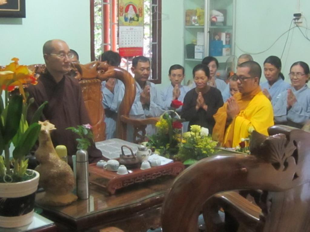 Đảnh lễ Hòa thượng ân sư nhân ngày Nhà giáo Việt Nam