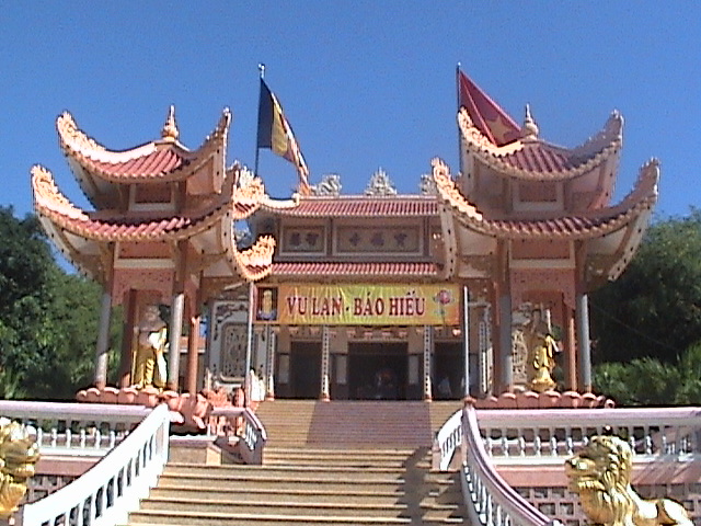 Thăm chùa Bửu Phước trên đồi Núi Sạn