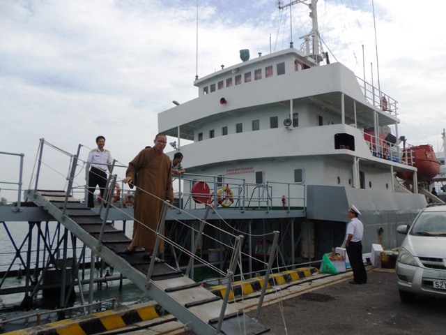 Khánh Hòa: Gặp gở quý Thầy trú trì chùa Trường Sa Lớn