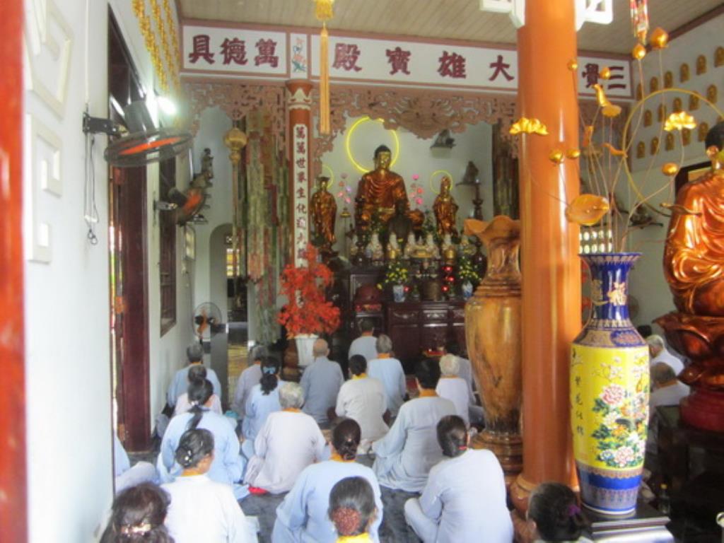 Một ngày tu tập Bát quan trai giới tại Tổ đình Thiên Bửu