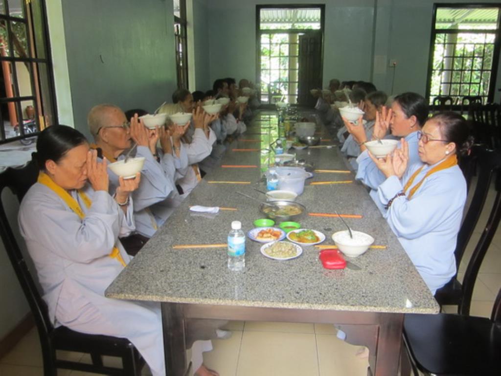 Một ngày tu tập Bát quan trai giới tại Tổ đình Thiên Bửu