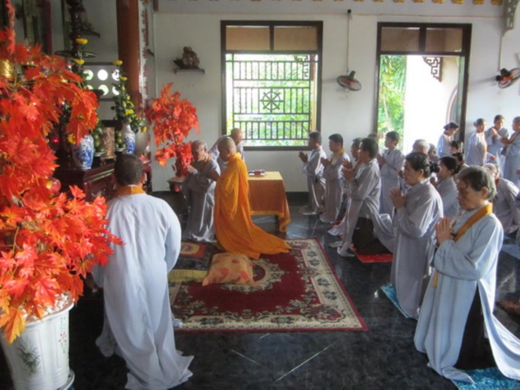 Một ngày tu tập Bát quan trai giới tại Tổ đình Thiên Bửu