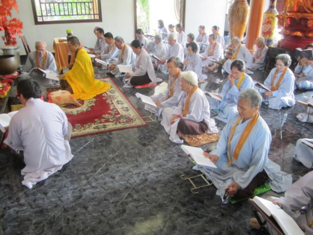 Khóa tu Bát quan trai lần thứ 11 tại tổ đình Thiên Bửu