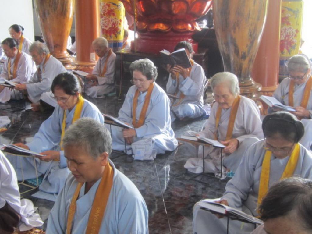 Khóa tu Bát quan trai lần thứ 11 tại tổ đình Thiên Bửu