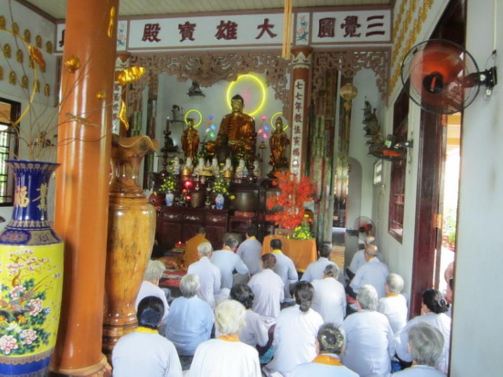 Một ngày tu tập Bát quan trai giới tại Tổ đình Thiên Bửu